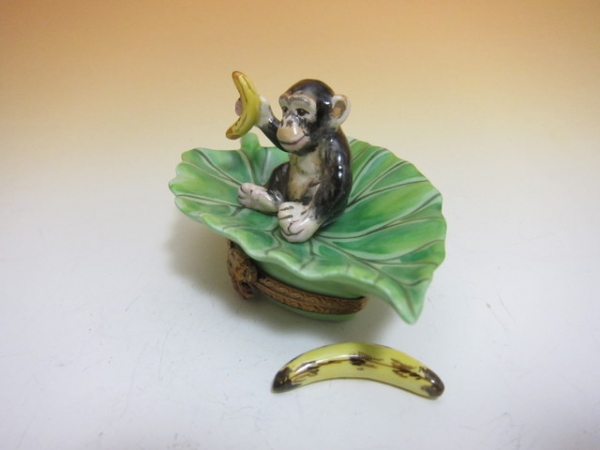 バナナとサル(チンパンジー)「リモージュボックスを愛する人のお店